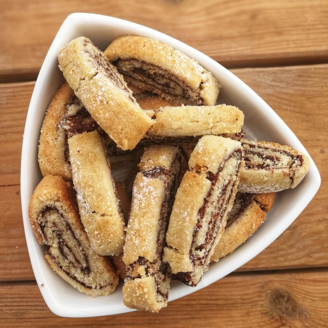 Read more about the article Rolled up dates cookies – the essence of home